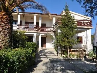 Dolac 3*