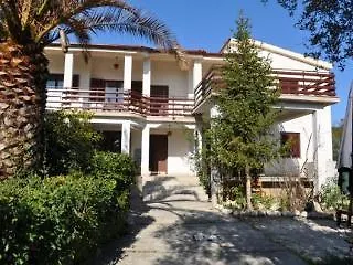 Dolac 3*